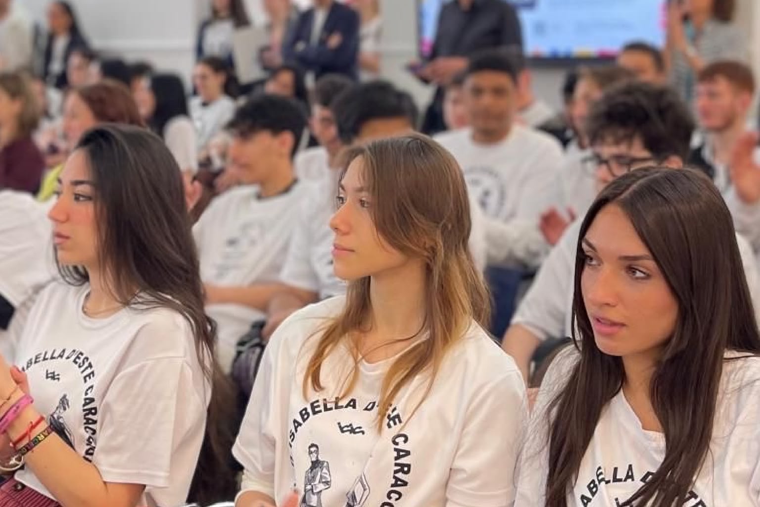 Studenti dell'Istituto Isabella D'Este Caracciolo durante il workshop Comunità S.A.N.E., Napoli, maggio 2026